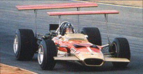 Graham Hill dans sa Lotus, en 1968.